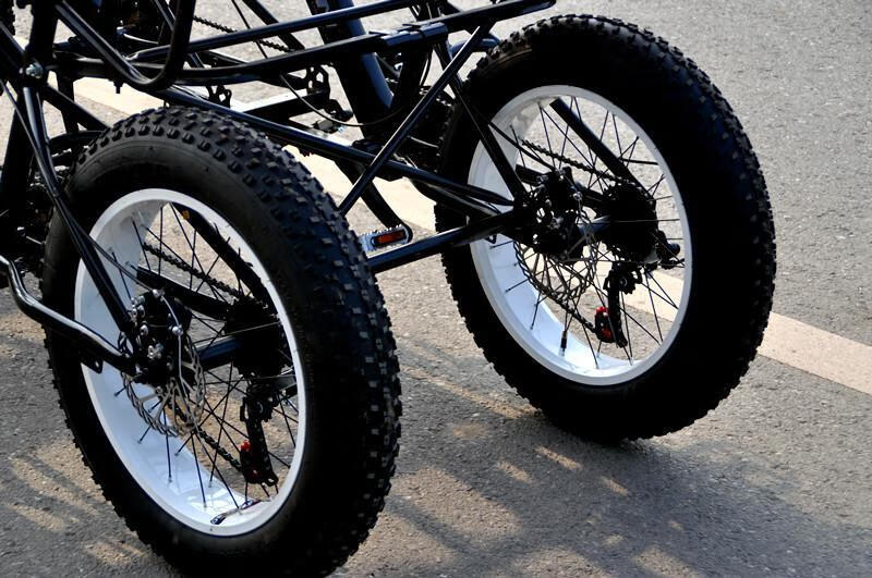 双人自行车情侣旅游观光多人两人骑自行车四轮六轮一体轮碟刹变速联排