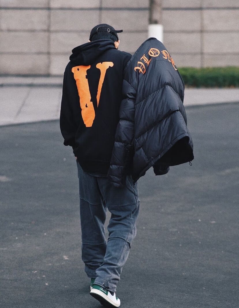 王一博同款vlone后背刺绣梵文大v字母蓬松棉服夹克外套男女高街保暖