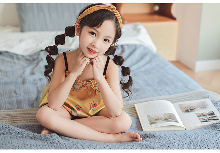 儿童家居服套装夏季新款女童睡衣两件套中大童仿真丝吊带空调服小草莓