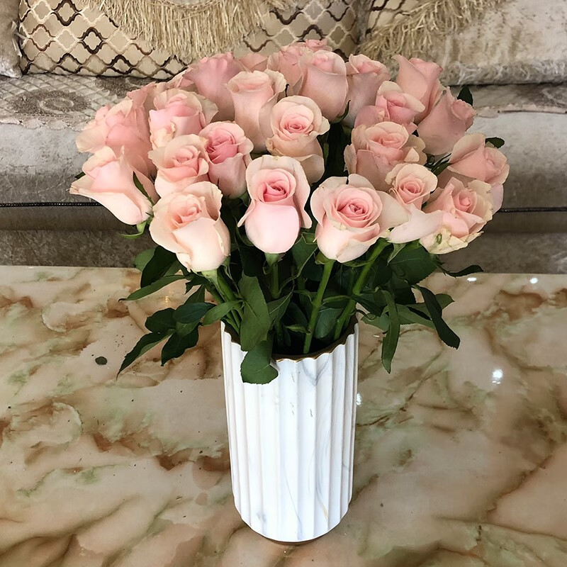 鲜花百合鲜花云南基地直发向日葵花束玫瑰鲜切插花 10朵黄百合 送保鲜