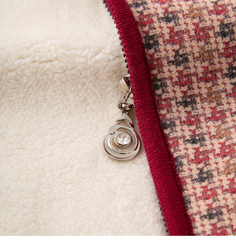 Fengxiao Grandma Style 2025 New Winter Coat Elderly Women's Fleece Warm Knitted Sweater Mom's Pullover 18