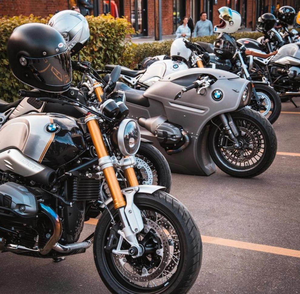 【京闪配送】进口宝马拿铁1200摩托车四缸cb400改装复古街车趴赛重