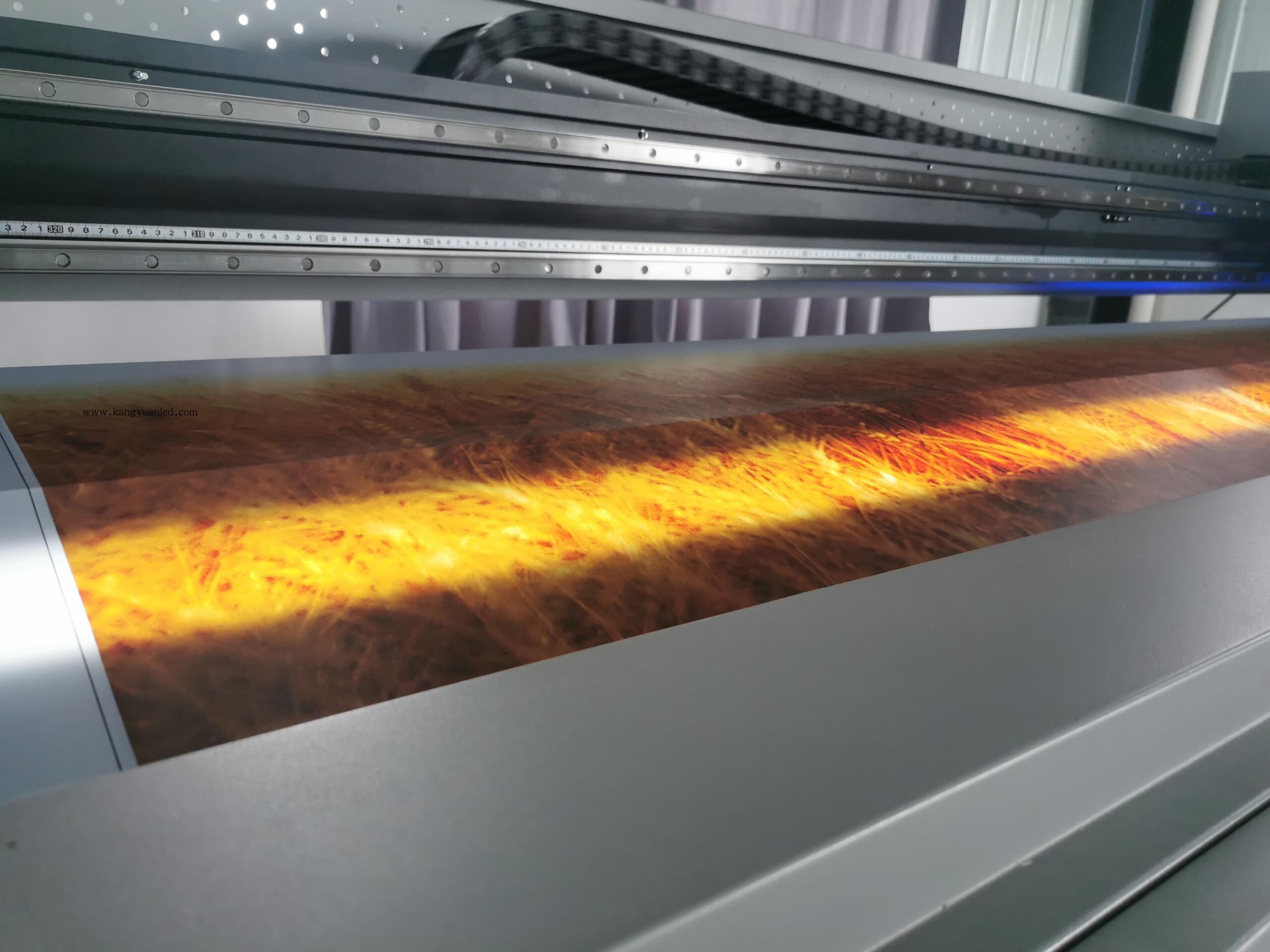 uv软膜天花打印卡布灯箱画面广告透光膜手机店拉布高清uv灯箱布 10