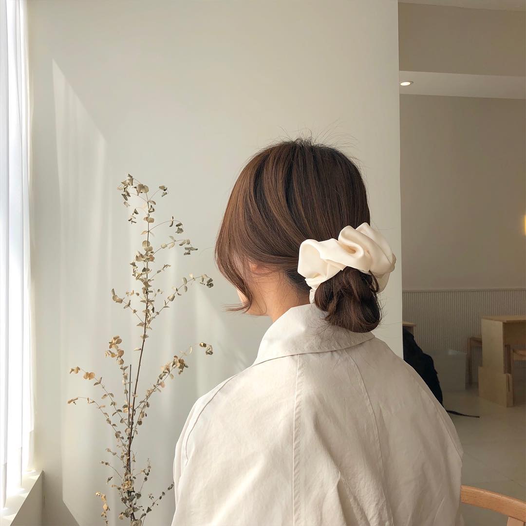 大肠发圈法式布艺韩国网红头饰无痕皮筋发绳女绸缎彩色头绳 黄色超大