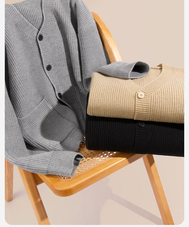 MINISO Knitted Sweater Autumn Maillard V-Neck Design Cardigan Warm Soft Thick Yarn Coat Light Gray 2XL 3
