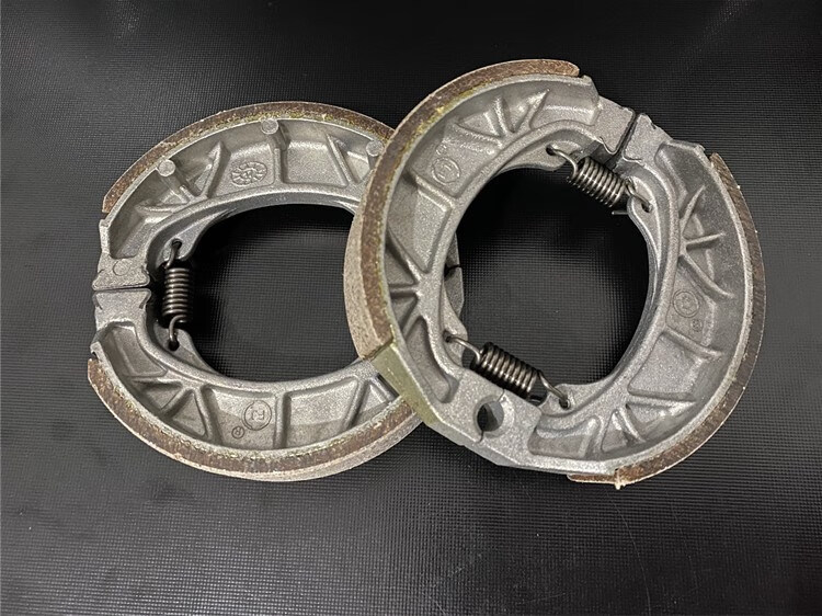 电动车前后刹车片110鼓刹块刹车皮cg125刹车蹄块130鼓刹车块雅迪 绿皮