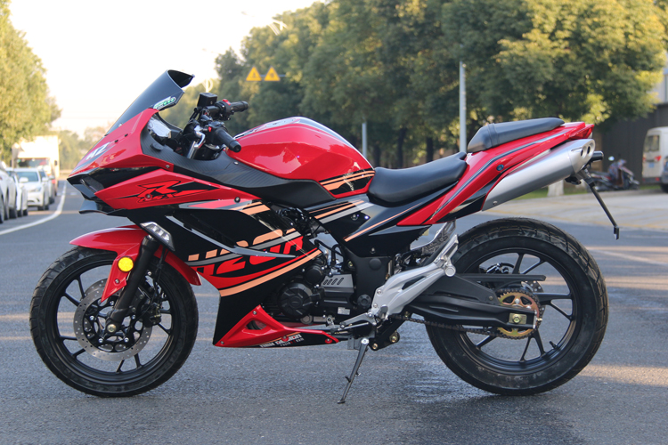 车跑车重型大排量地平线摩托车趴赛公路赛亮黑色国四400cc双缸水冷