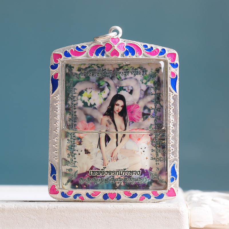 泰国佛牌阿赞公兰布温月光女神紫魅狐仙舞娘紫魅公主细节及背面随机