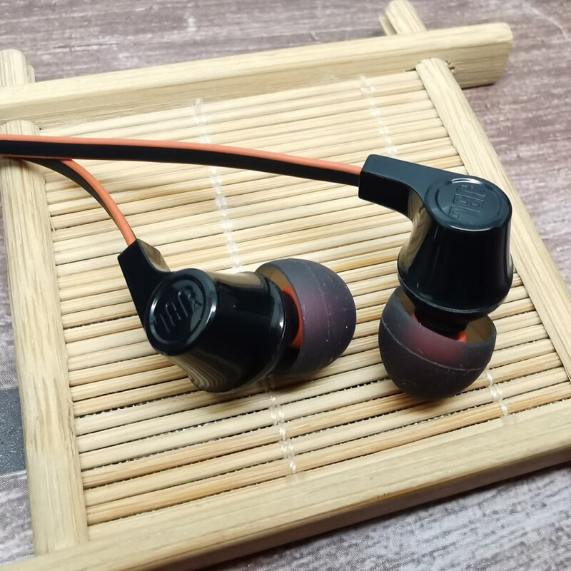 jbl 入耳式耳机面条线手机重低音线控耳麦低音跑步耳机官方旗舰 t110