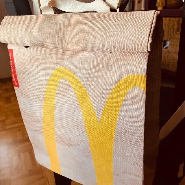 麦当劳纸袋背包女双肩包大容量包包大学生上课休闲小红书同款 m斜跨