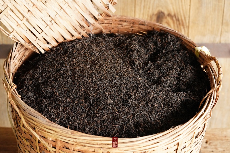 07年金花槟榔香六堡茶 杏仁香与槟榔香结合 甘润有力 甘甜老黑茶 250g