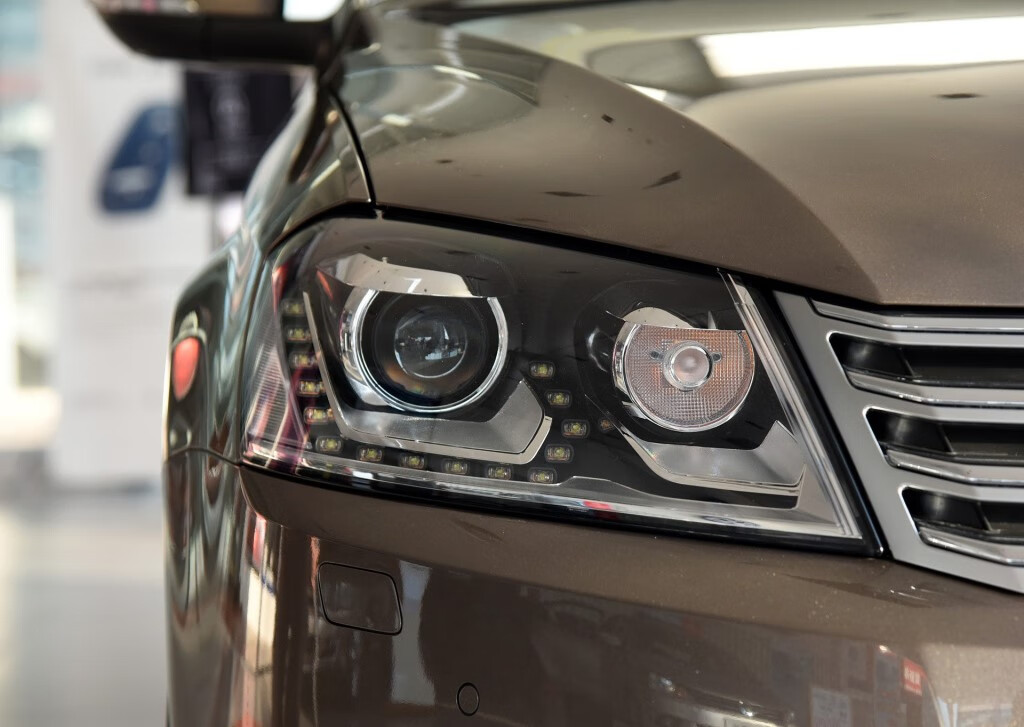 迈腾大灯总成适用于12-16款迈腾b7氙气大灯总成原车高配led前照灯