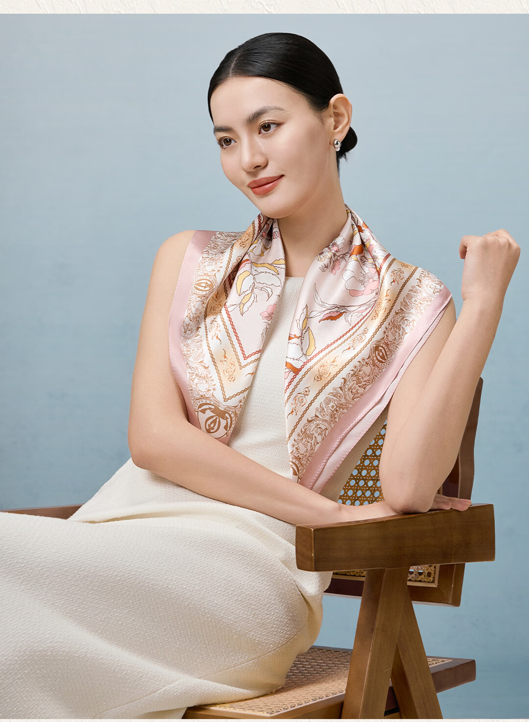 Shanghai Story Mulberry Silk Spring Summer Women's Silk Scarf Printed Square Scarf Gift for Mom and Girlfriend Birthday Silk Scarf Gift Box 8