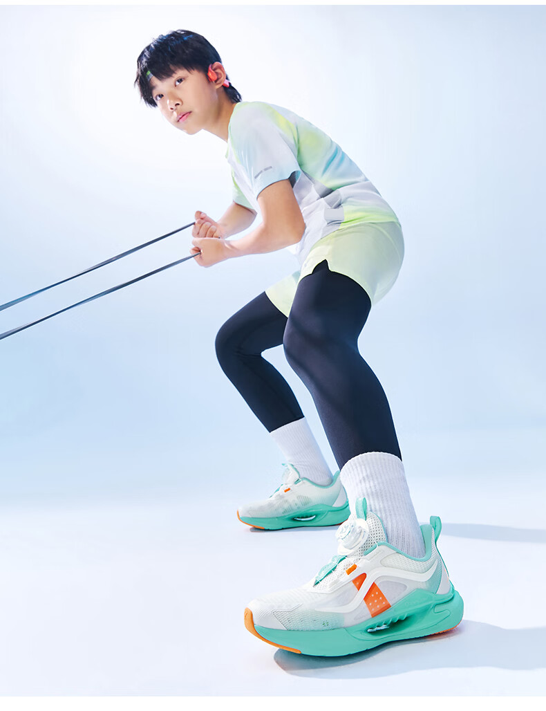 XTEP Youth Hydrogen Wind 9.0 Boys' Dial Running Shoes Sports Shoes Classic White/Super Green/Sea Blue Size 40 34