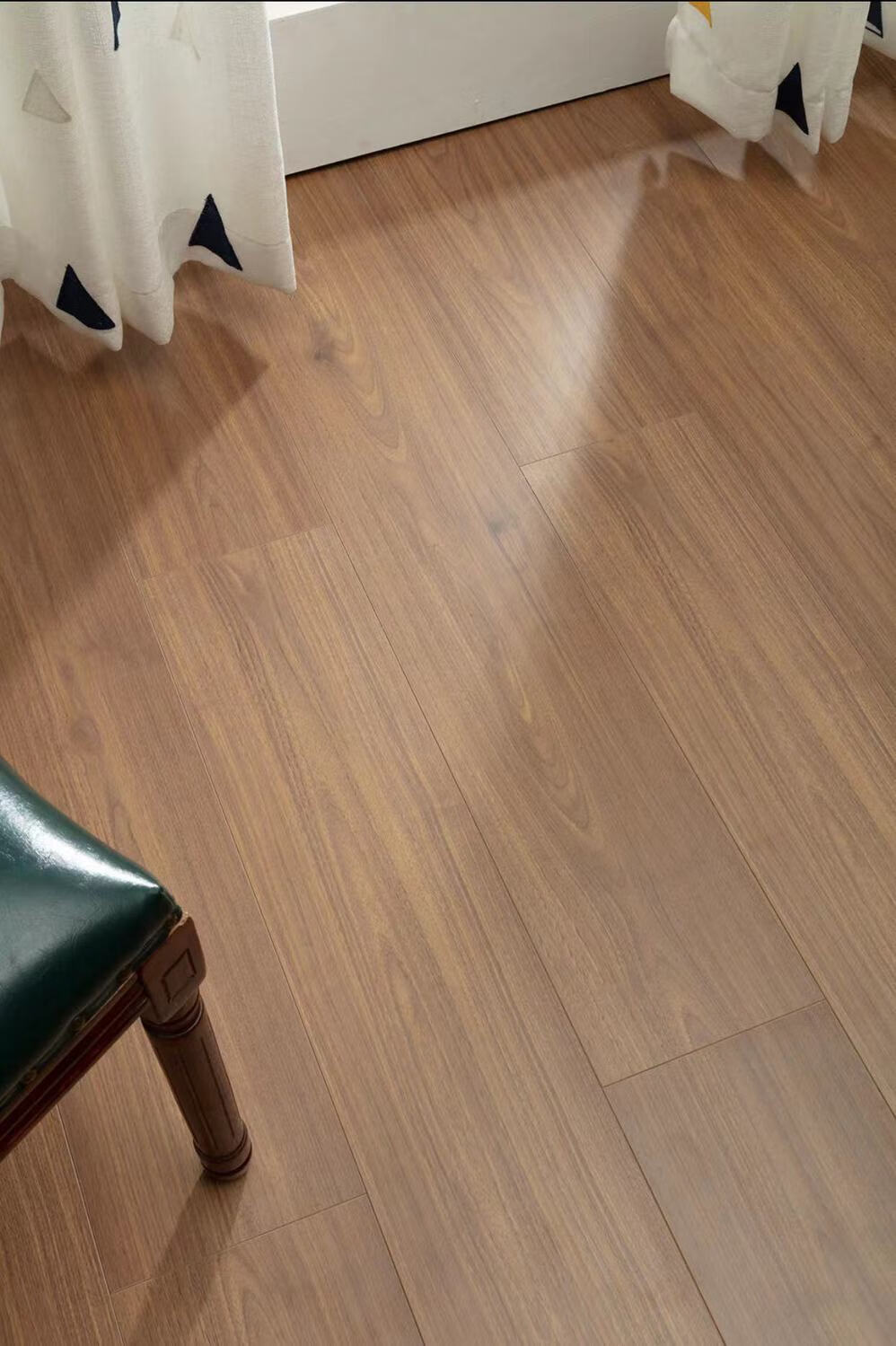 超耐磨防水防滑家用强化复合地板12厚 家用超耐磨金刚面mc008 裸板