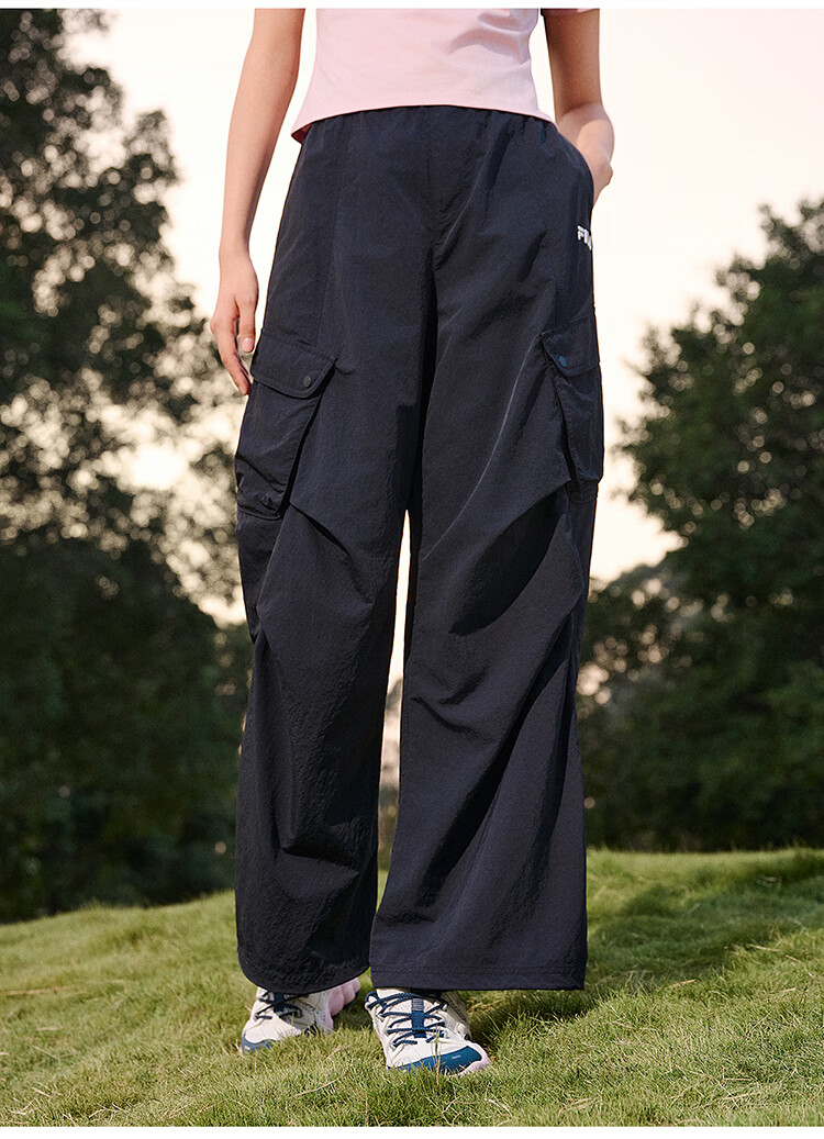 FILA Official Women's Woven Long Pants 2026 Summer New Loose Fit Sun Protection Cooling Cargo Pants 6