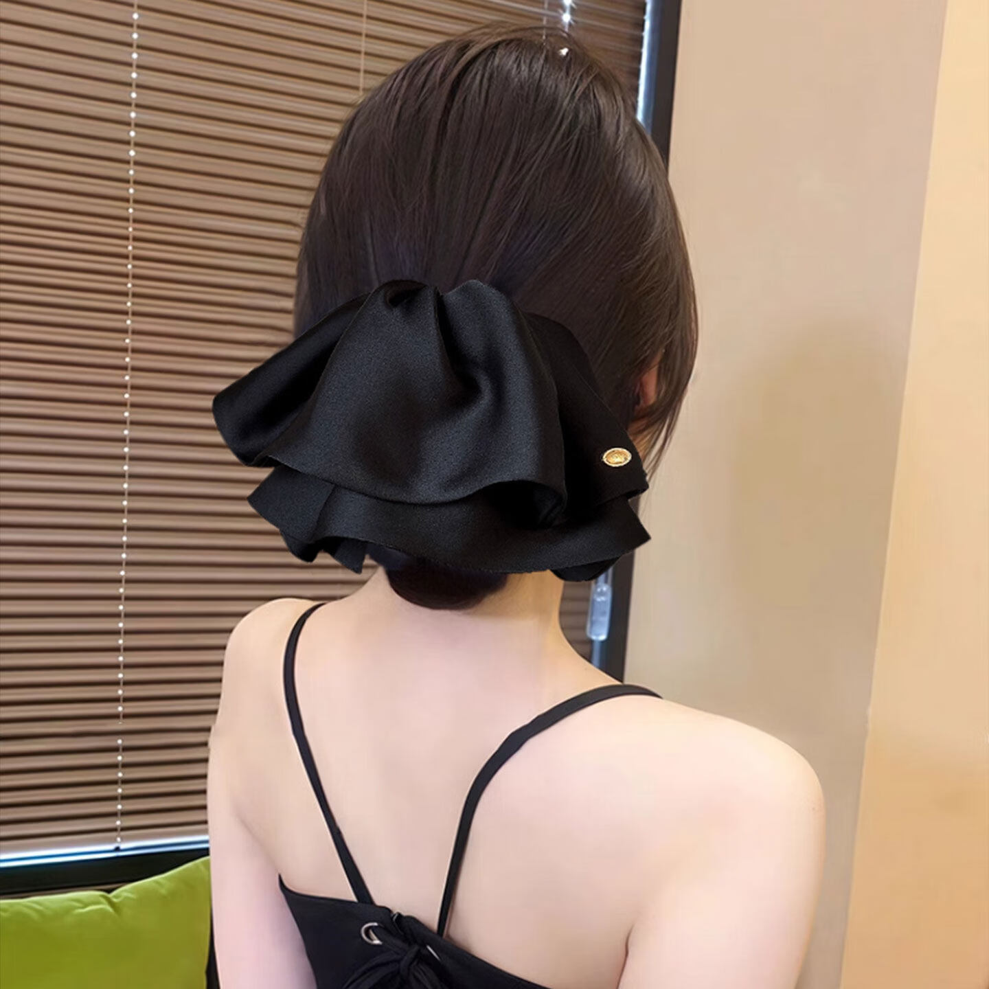Dongyi Selected Black Bowknot 13cm Shark Clip Women's 2025 New Elegant Hair Clip Simple Versatile Hair Accessory 3