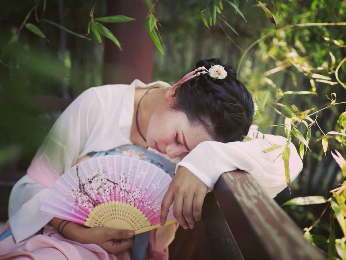 古装扇子女扇子折扇日式古风舞蹈古装摄影折叠扇女学生汉服表演装饰
