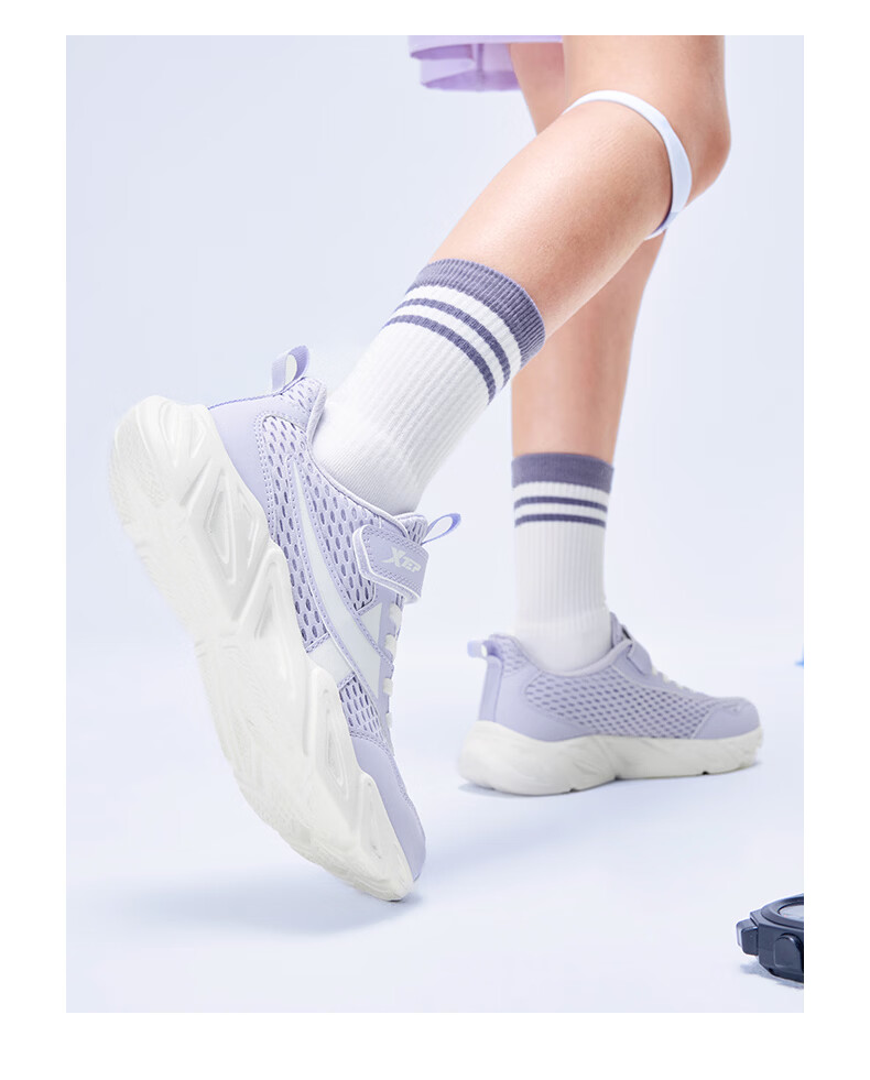 XTEP Youth Boys and Girls Mesh Breathable Large Logo Sports Shoes Versatile Running Shoes Microwave Blue/Classic White Size 38 6