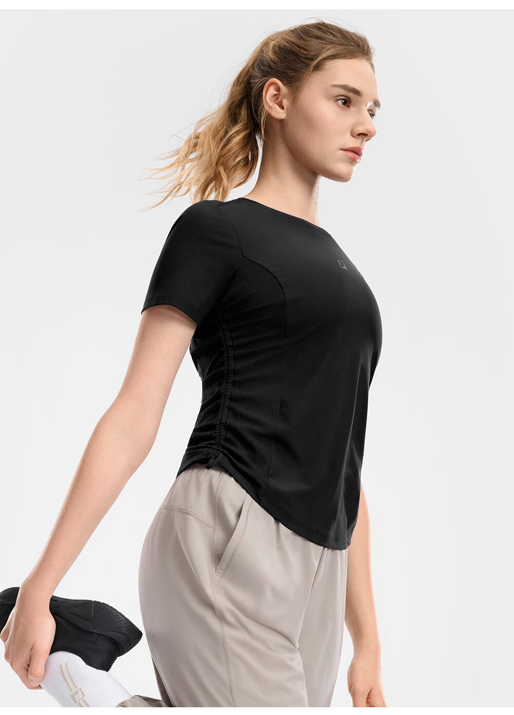 FILA Official Women's Knitted Short Sleeve Shirt 2026 Summer New Fitness Sports Patchwork Crew Neck Black T-Shirt 7