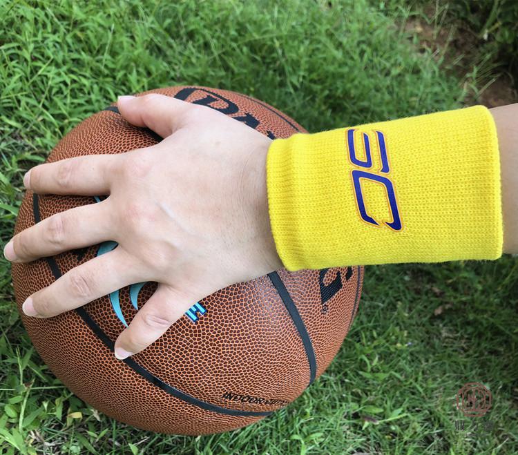 篮球护腕运动护具护手腕男科比詹姆斯库里艾弗森麦迪周边球迷用品4个