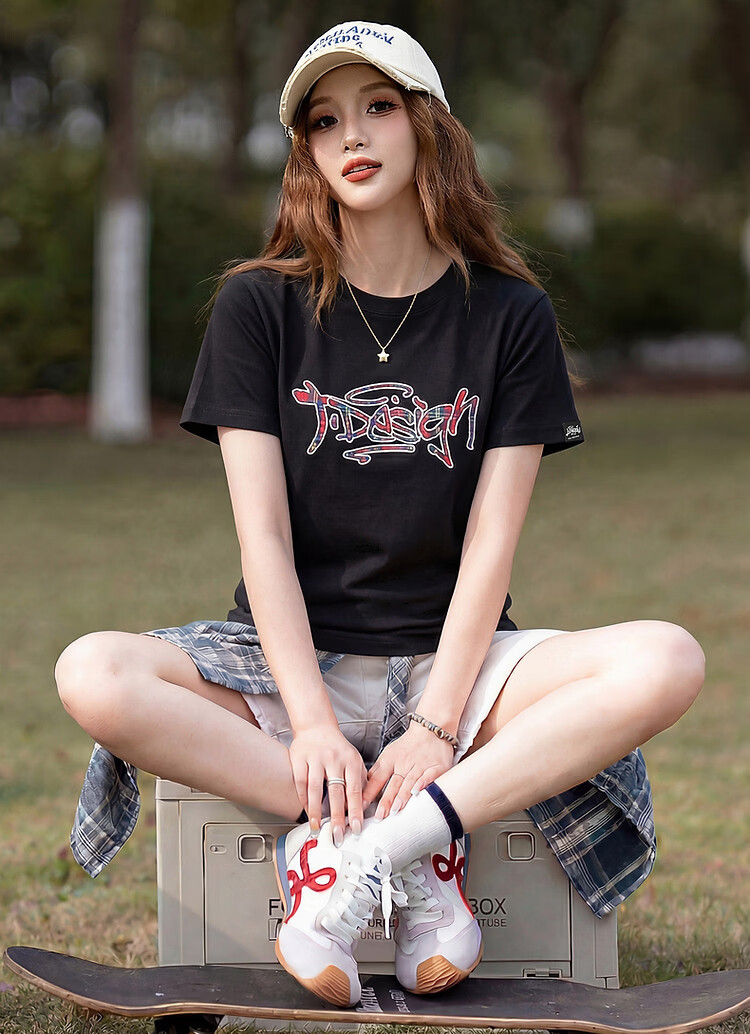 TonLion [Guan Xiaotong Same Style] Tang Lion 2026 Summer Women's Short Sleeve T-Shirt Trendy Plaid Black Loose Top 2