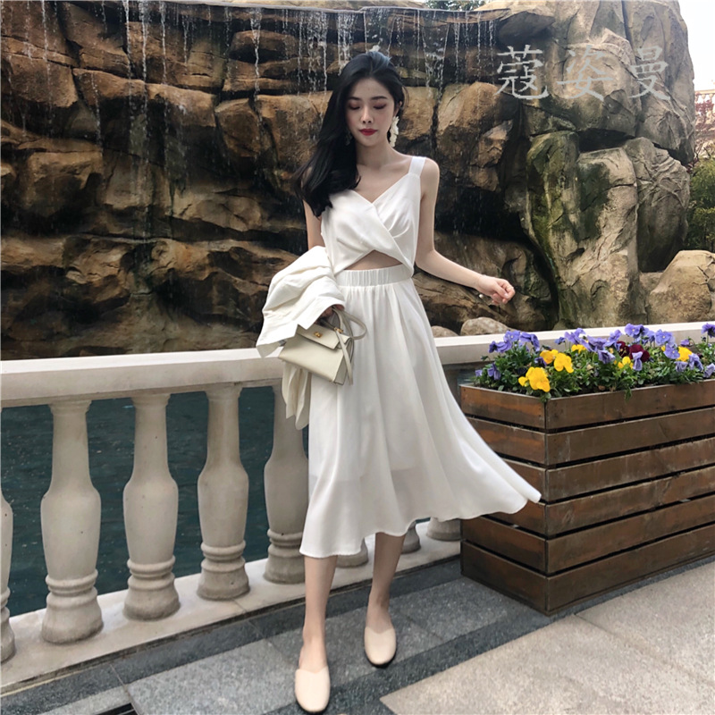 蔻姿曼小姐姐气质学生锁骨吊带连衣裙小清新学院风吊带连衣裙女2019