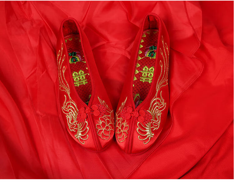 婚礼低跟鞋平底秀禾鞋中式秀禾服绣花鞋中式婚鞋上轿布鞋红色龙凤新娘