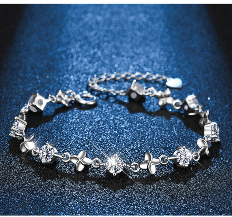 Kefuni Lucky Four-Leaf Clover Bracelet for Women 2026 New Niche Light Luxury High-End Birthday Qixi Festival Gift for Girlfriend 7
