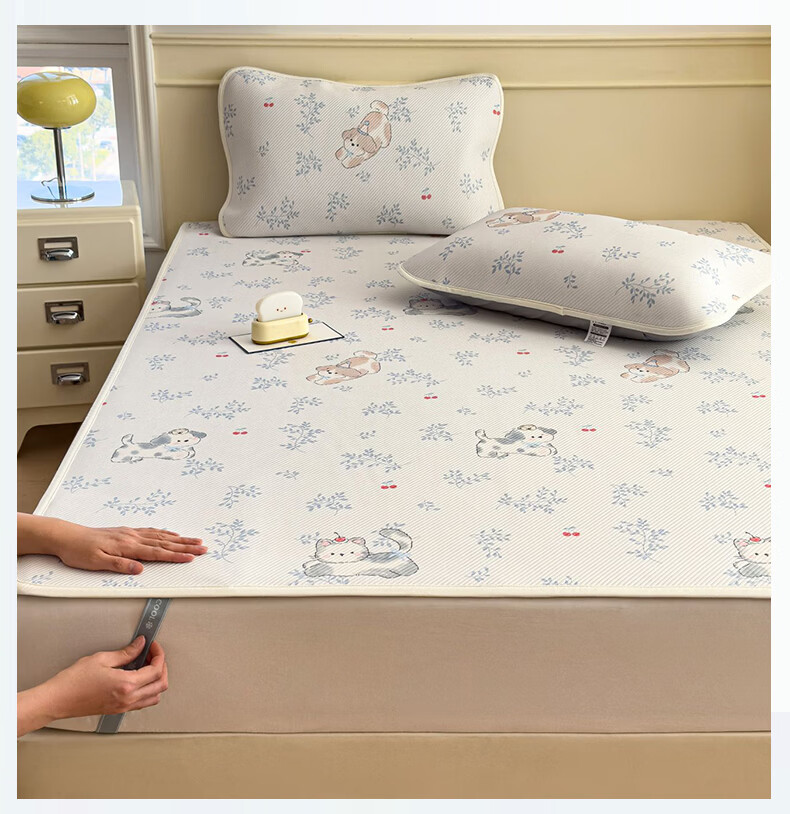 Hongdou Class A Three-Piece Ice Silk Cooling Mat Set Machine Washable Summer Dormitory Foldable Soft Mat 1.5*2m Cherry Blossom 11