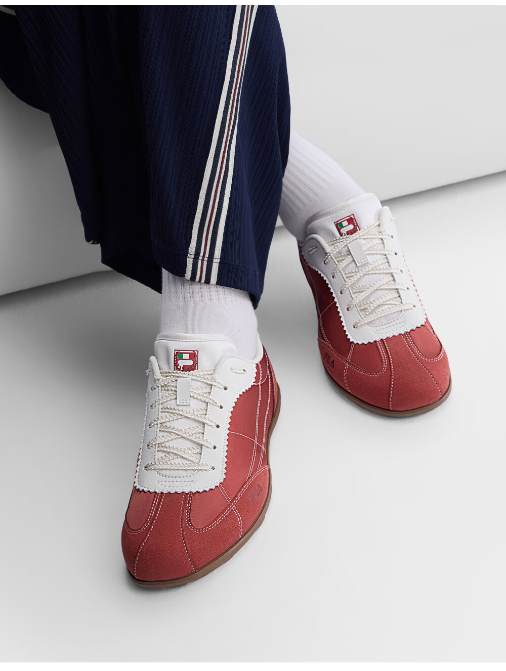 FILA Official Han So-hee Style Water Dance Shoes 1S Women's German Training Shoes 2026 Thin Sole Casual Sports Shoes 34