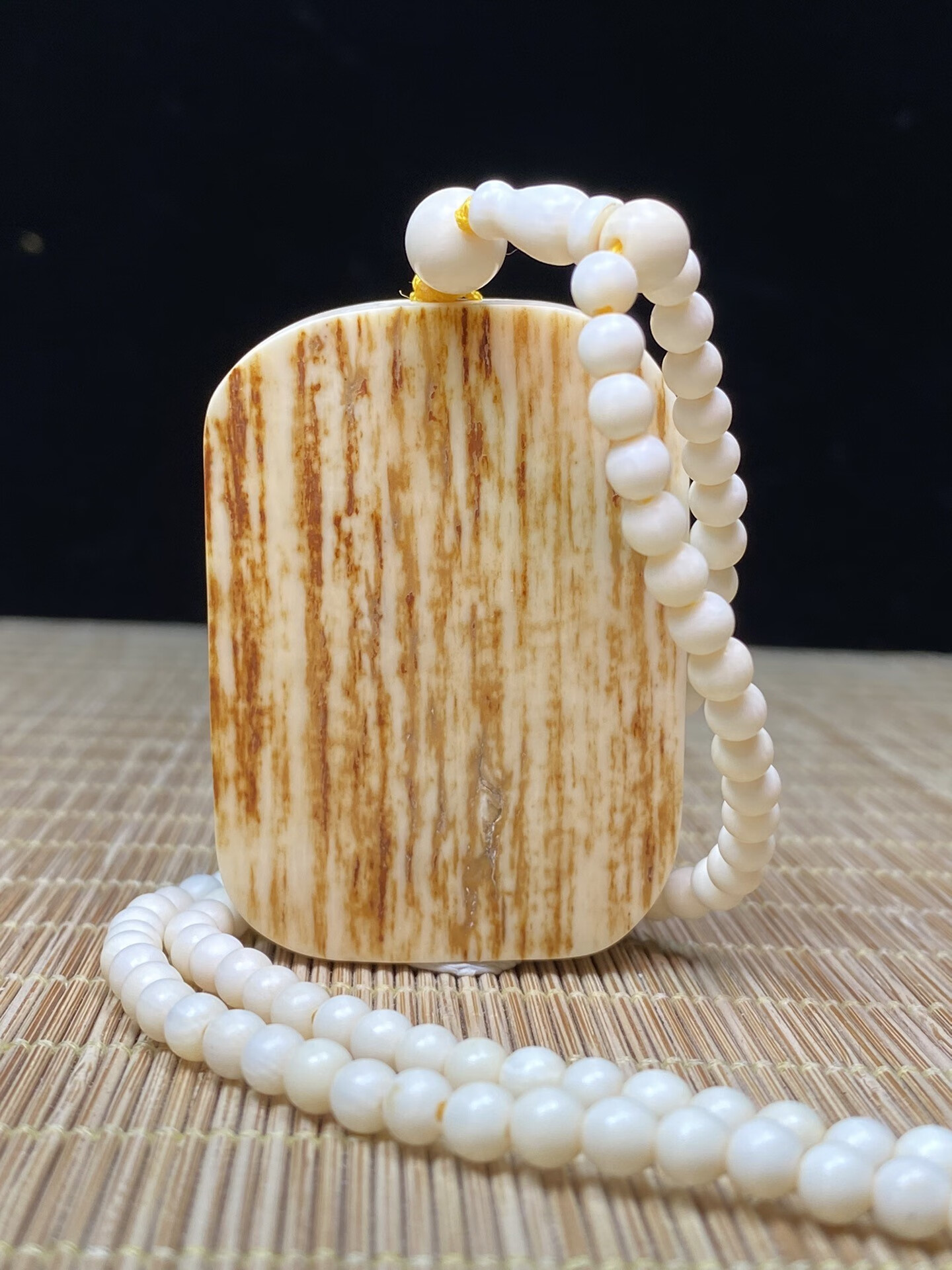 猛犸象牙雕持莲观音挂件项链手把件平安链挂坠冰料手工雕刻观音牌 持