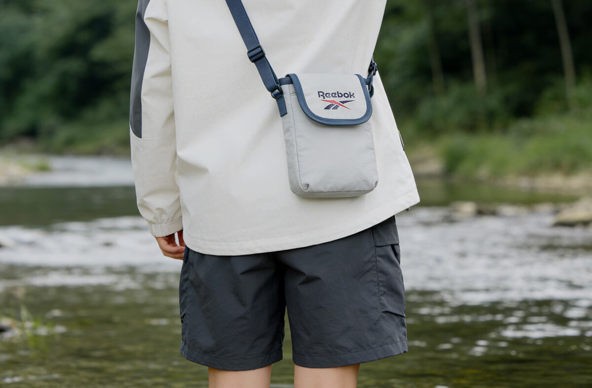 Reebok Fashion Single Shoulder Crossbody Phone Bag Portable Lightweight Storage Pouch Outdoor Sports Cycling Commuting Mini Small Bag 2