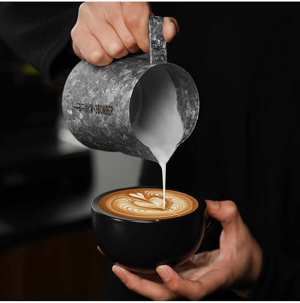 MHW-3BOMBER Bomber Flying Sword Collaboration Pure Titanium Coffee Latte Art Pitcher 600ml Spout Milk Frothing Jug Professional Latte Art Cup 25