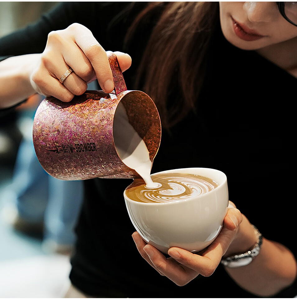 MHW-3BOMBER Bomber Flying Sword Collaboration Pure Titanium Coffee Latte Art Pitcher 600ml Spout Milk Frothing Jug Professional Latte Art Cup 33