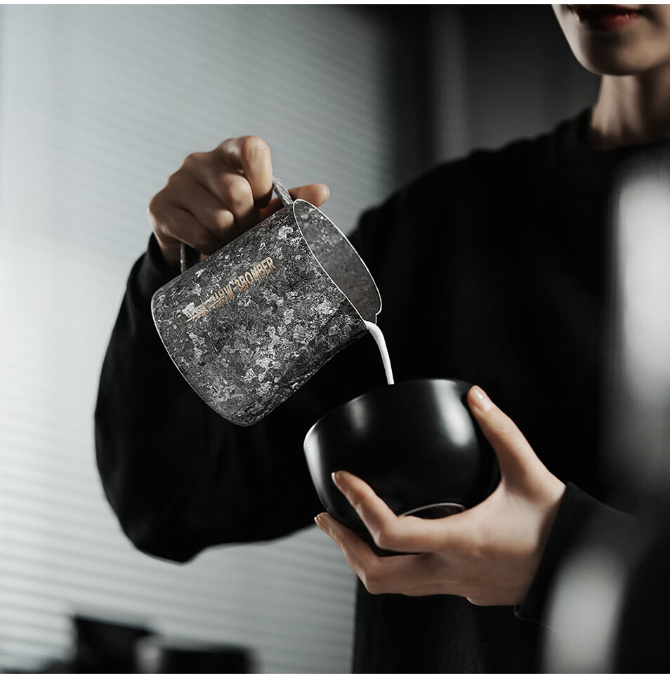 MHW-3BOMBER Bomber Flying Sword Collaboration Pure Titanium Coffee Latte Art Pitcher 600ml Spout Milk Frothing Jug Professional Latte Art Cup 31