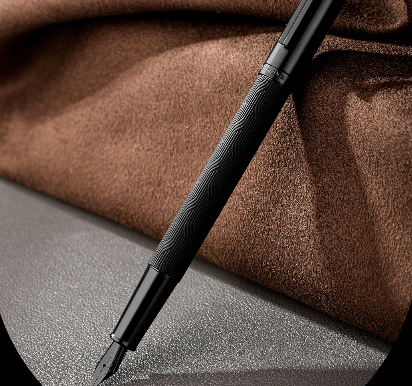 Hongdian High-End Business Elegant Student Calligraphy Vintage Art Pen 1861 Black Forest Pro Key Black EF Nib Obsidian Gift Box with 60ml Ink 6