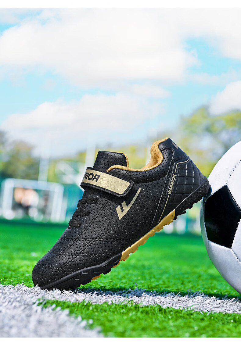 Huili Children's Soccer Shoes, TF Turf Studs with Velcro, for Boys And Girls of All Ages, Students, Model 685, Black And Gold, Size 32 20