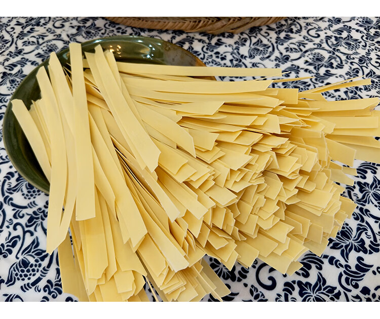 恩施土特产手工面条鸭蛋宽面挂面晒面传统小食粗粮面宽面1kg【图片