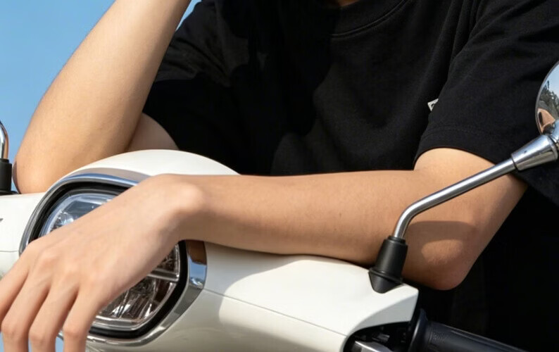 Yundianwei Electric Scooter Helmet, 3C Certified, Safety Helmet for Men And Women, Large Head Circumference, All-Season Motorcycle Half Helmet, Smart Bluetooth Tail Light Model, Carbon Gray Pattern, Extra-Large Size 2