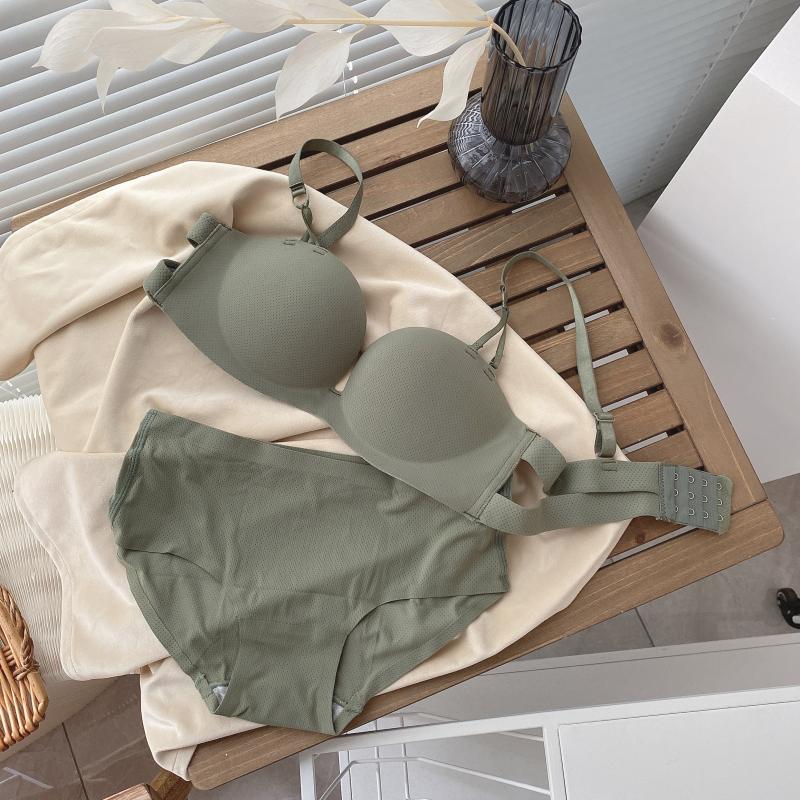 女加厚聚拢无钢圈文胸女二分之一杯光面小胸半杯舒适夏 黑色套装 70a