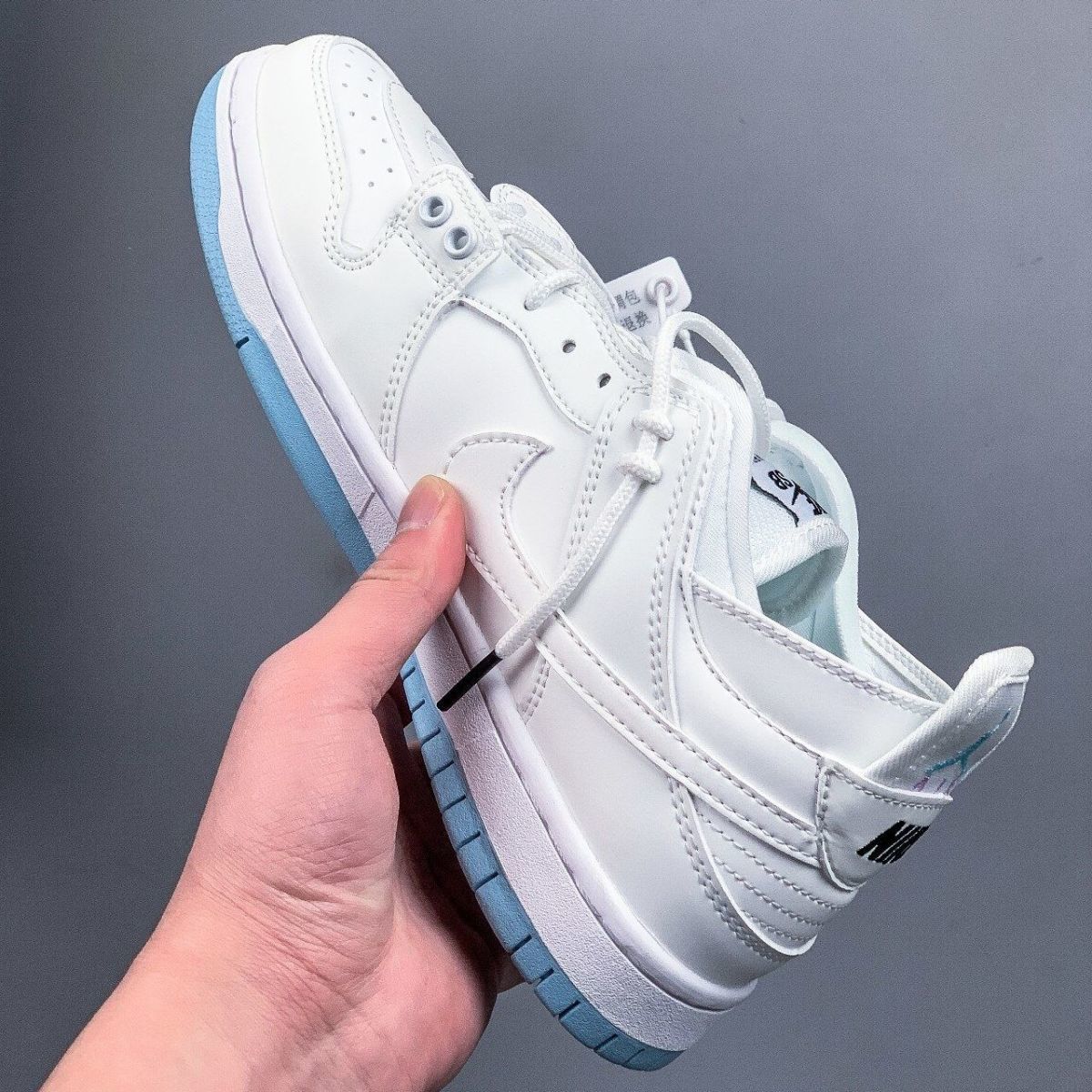 dunk sb 巴黎时装周走秀款低帮头层皮时尚潮流男女运动休闲鞋板鞋 白