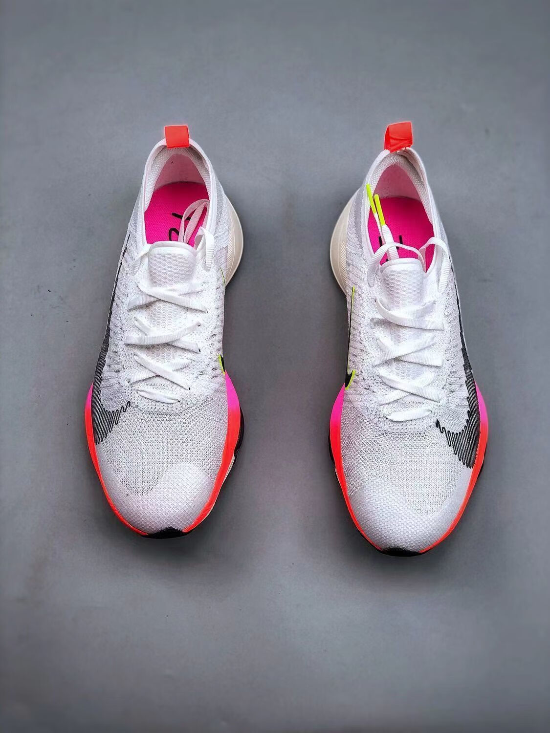 2022年秋季闭合方式:系带适用季节:春秋鞋底材质:橡胶1%类别:跑鞋适用