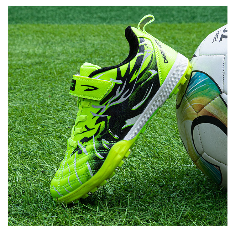 DEERWAY Kids Soccer Shoes TF Turf Studs for Boys Ages 6-12, Youth Training and Match Football Shoes, Fluorescent Green, Size 33 15