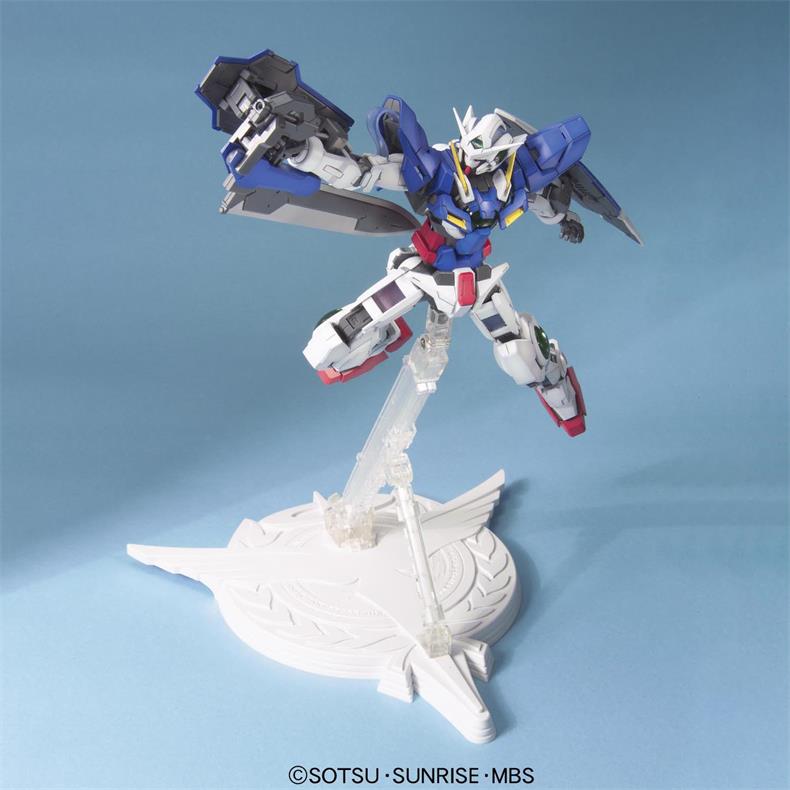 BANDAI MG 1/100 Gundam Exia Model Kit for Ages 15 and Up 3