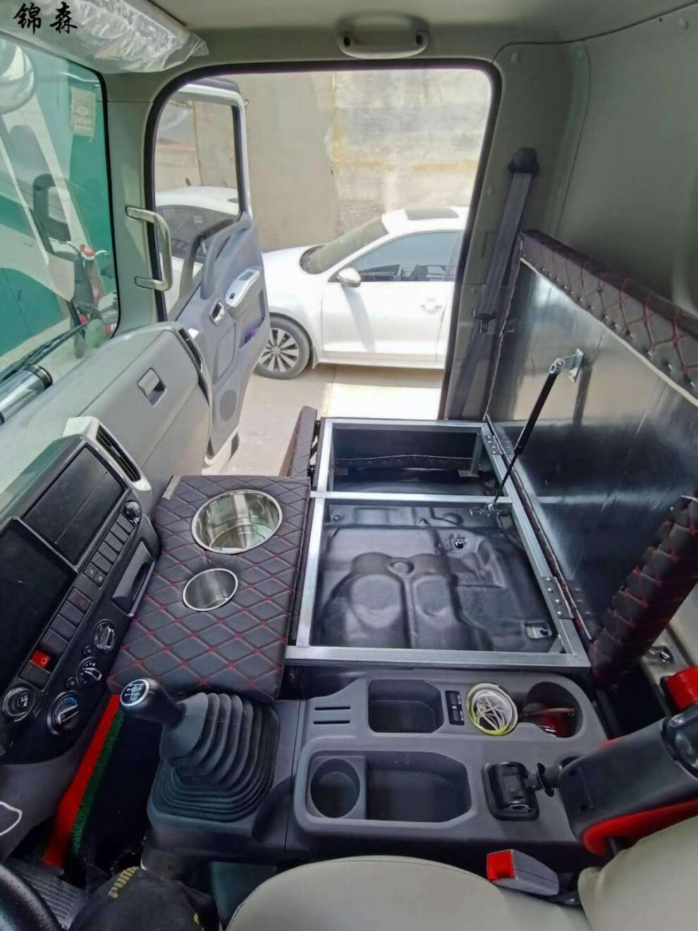 2米轻卡改卧铺单排货车卧铺大王驾到欧马可豪沃驾驶室改装卧铺 宽体车