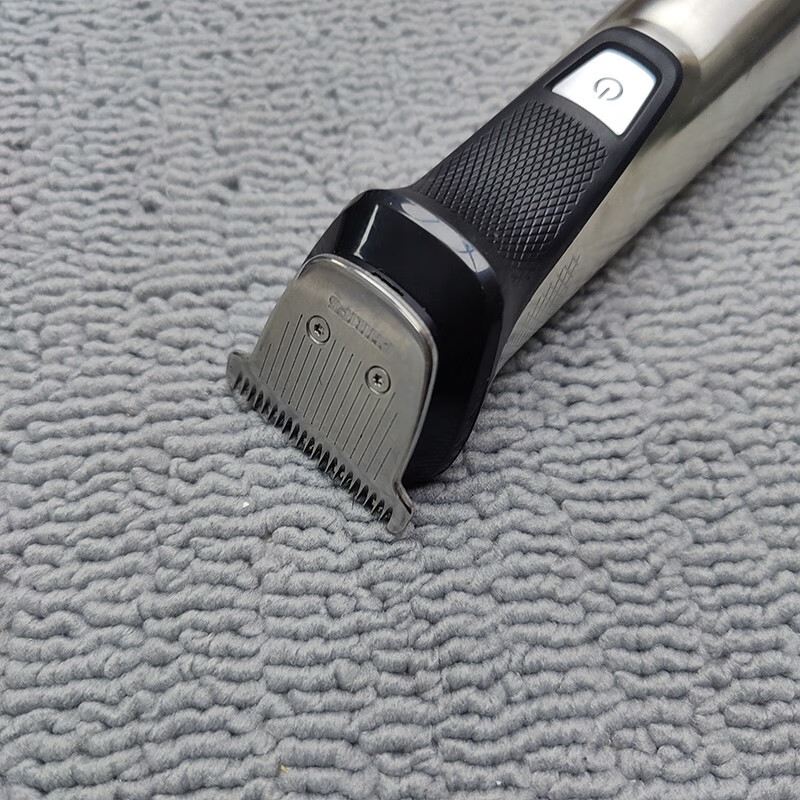 飞利浦(philips) 进口飞利浦mg7790 7750 7770充电式理发胡须造型电动