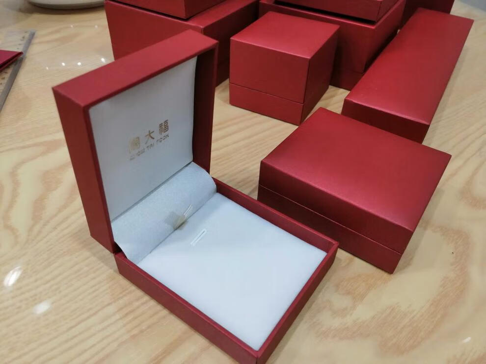 周大福首饰盒包装盒戒指盒吊坠盒手镯盒手链盒直播用首饰盒 八角