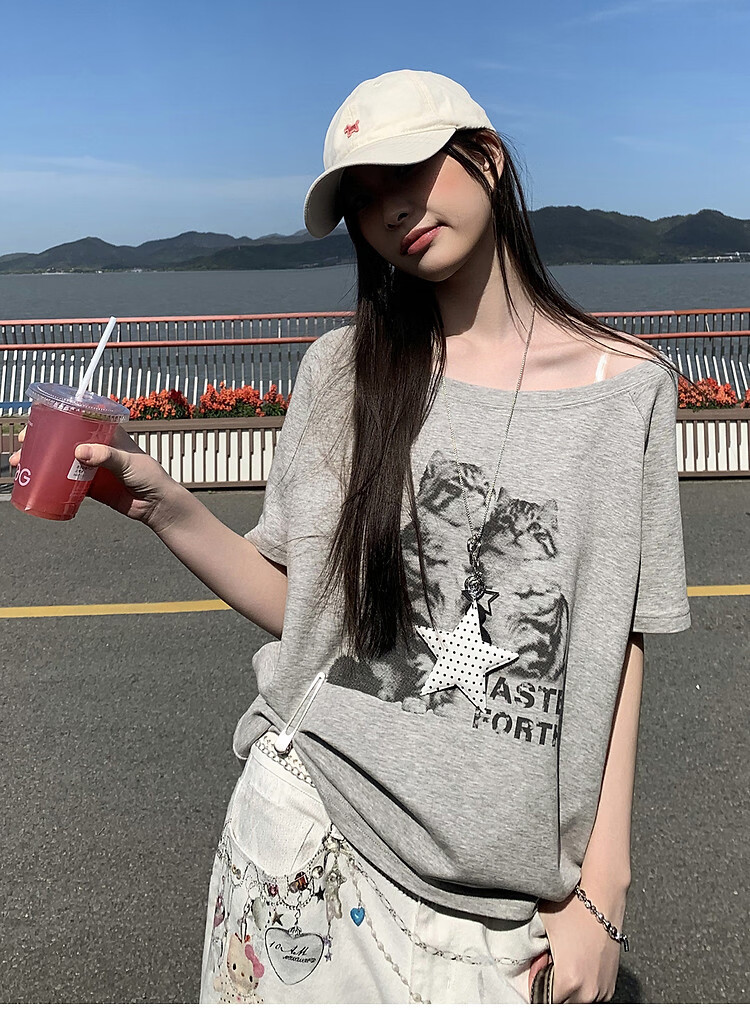 TonLion 2026 Summer New Off-Shoulder Design American Style Loose Slim Fit Short Sleeve T-Shirt for Women 12