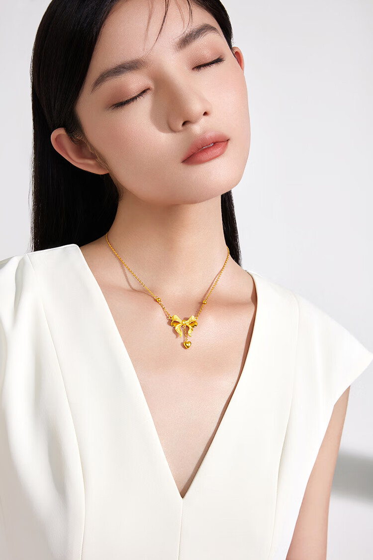 周大福完美婚嫁系列唯美蝴蝶结黄金项链爱心足金套链工费408计价f